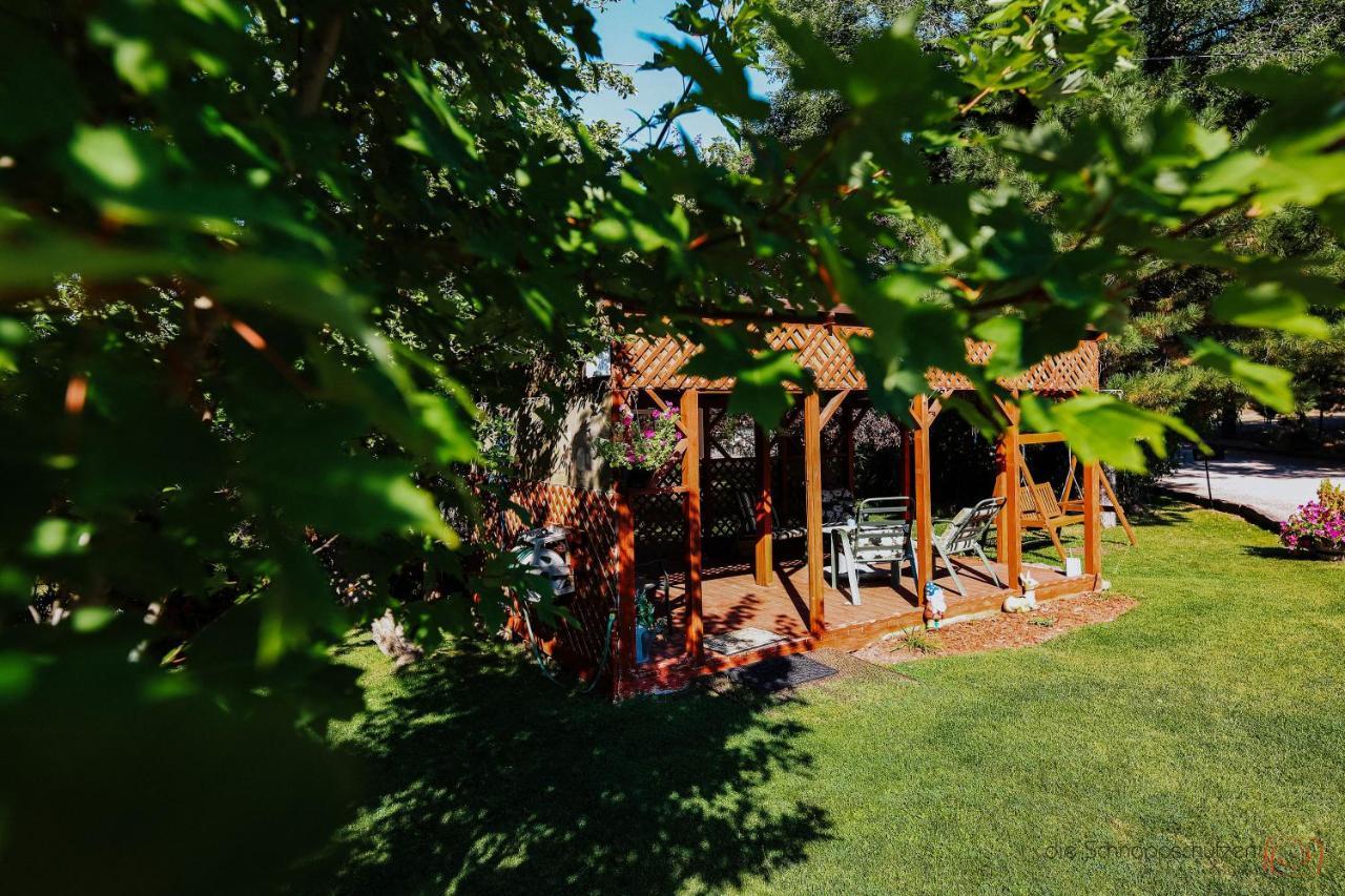 The Pines Country Inn Newcastle ภายนอก รูปภาพ