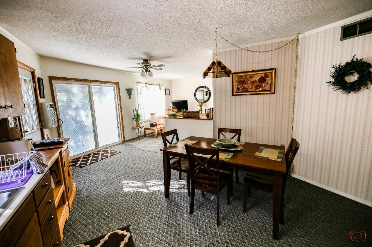 The Pines Country Inn Newcastle ภายนอก รูปภาพ
